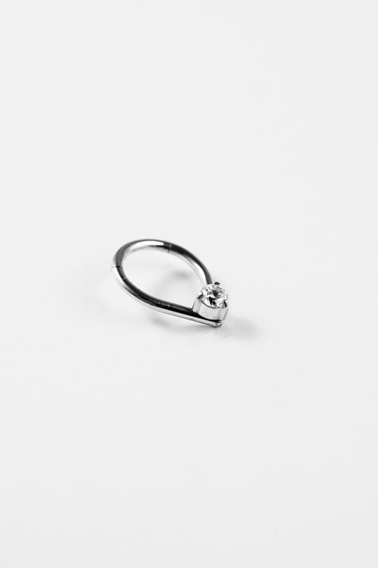 Titan Piercing – V-Shape Crystal